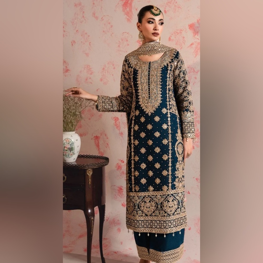 Gorgeous Pakistani Indian Three pieces Dabka/mirror Work Pallazo Suit  Size M